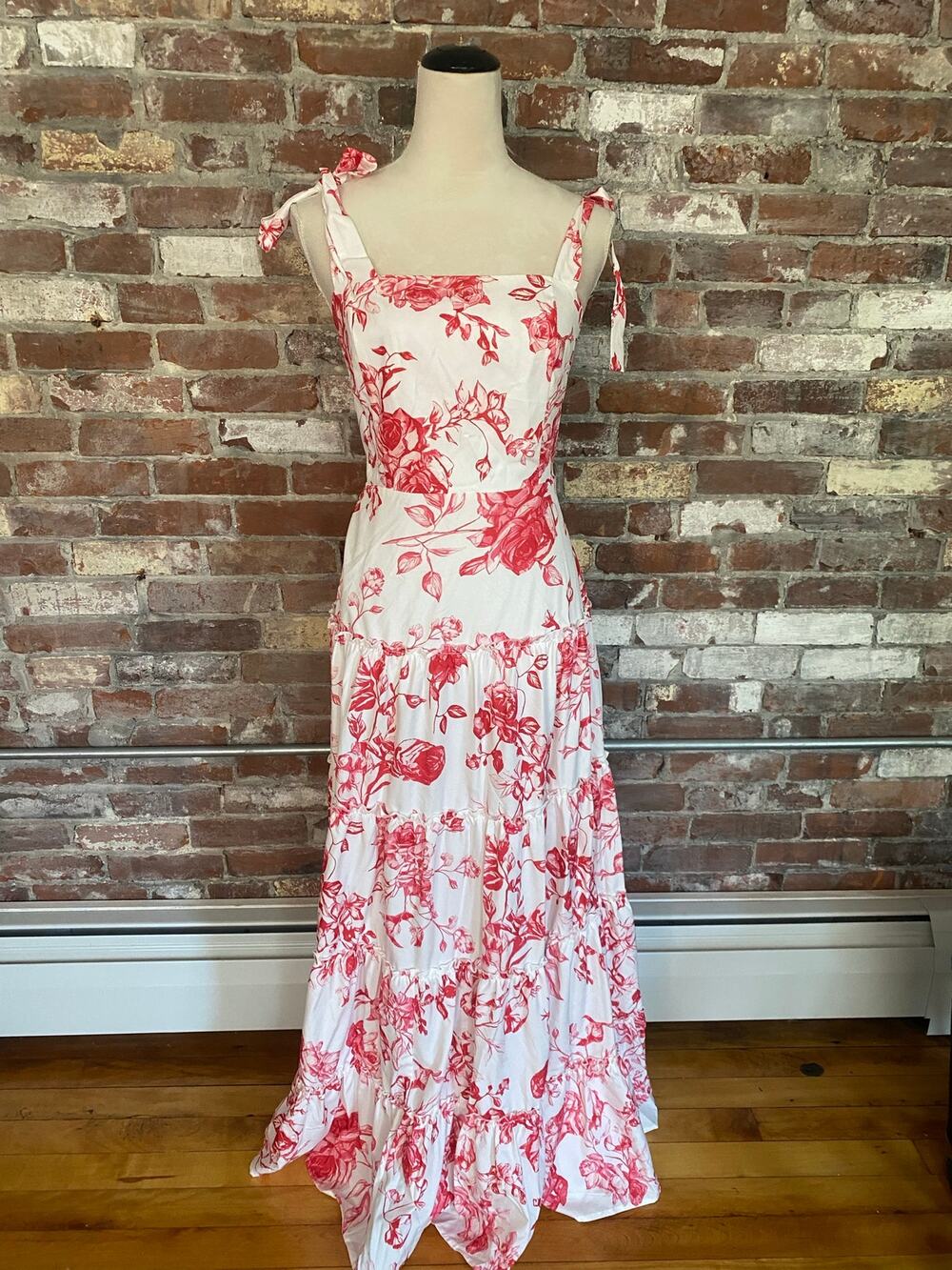 Red White Floral Toile Maxi Dress Tie Shoulder Low Back Tiered Hem Women Size L